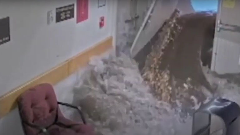 ΗΠΑ: Νοσοκομείο μετατρέπεται σε λίμνη μέσα σε δευτερόλεπτα